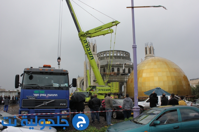 رفع قبة مسجد الروضة في جلجولية